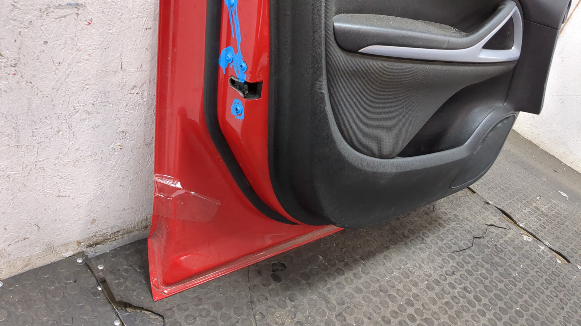 Дверь передняя левая