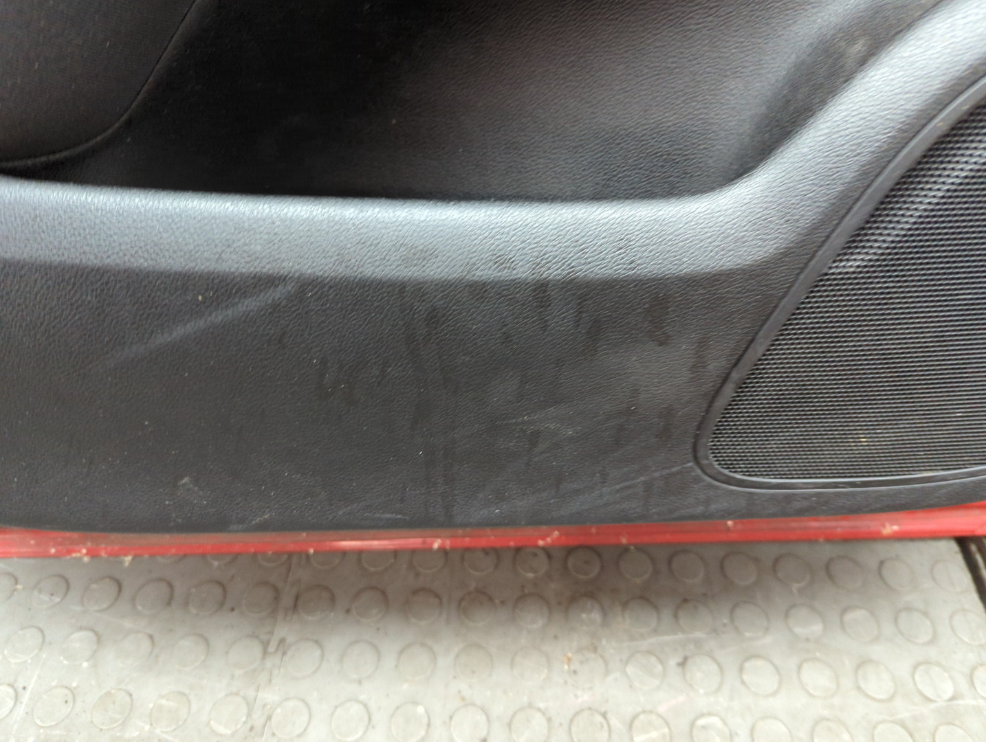 Дверь передняя левая