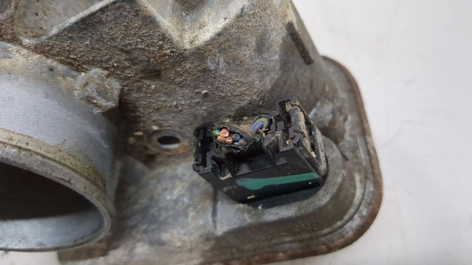 Заслонка дроссельная электрическая