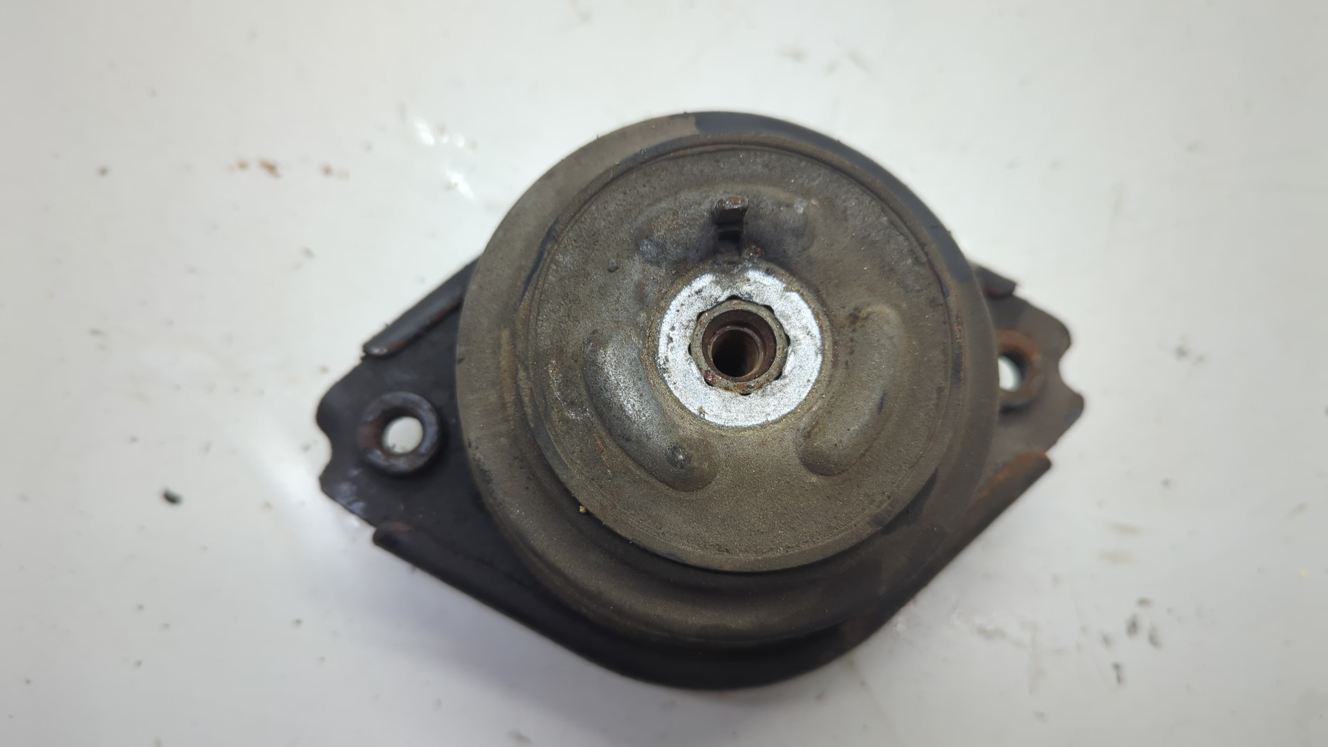 Опора двигателя