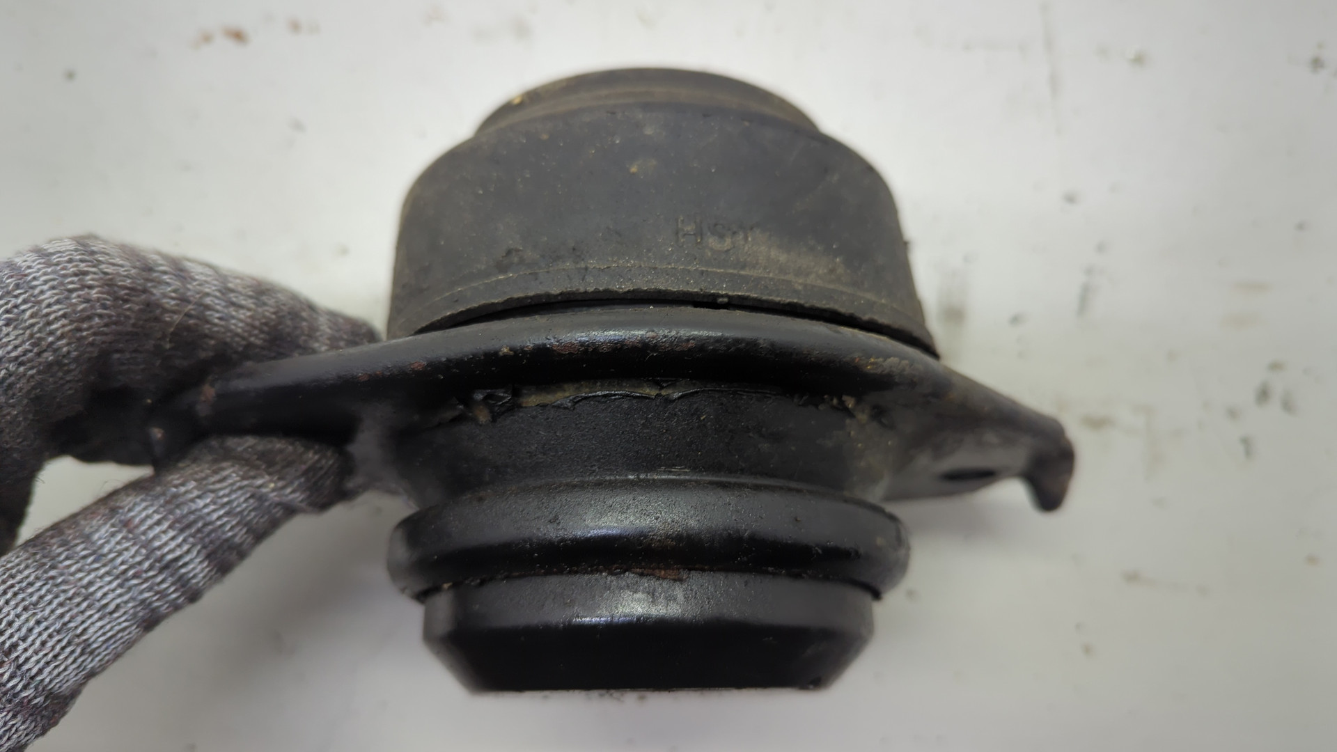 Опора двигателя