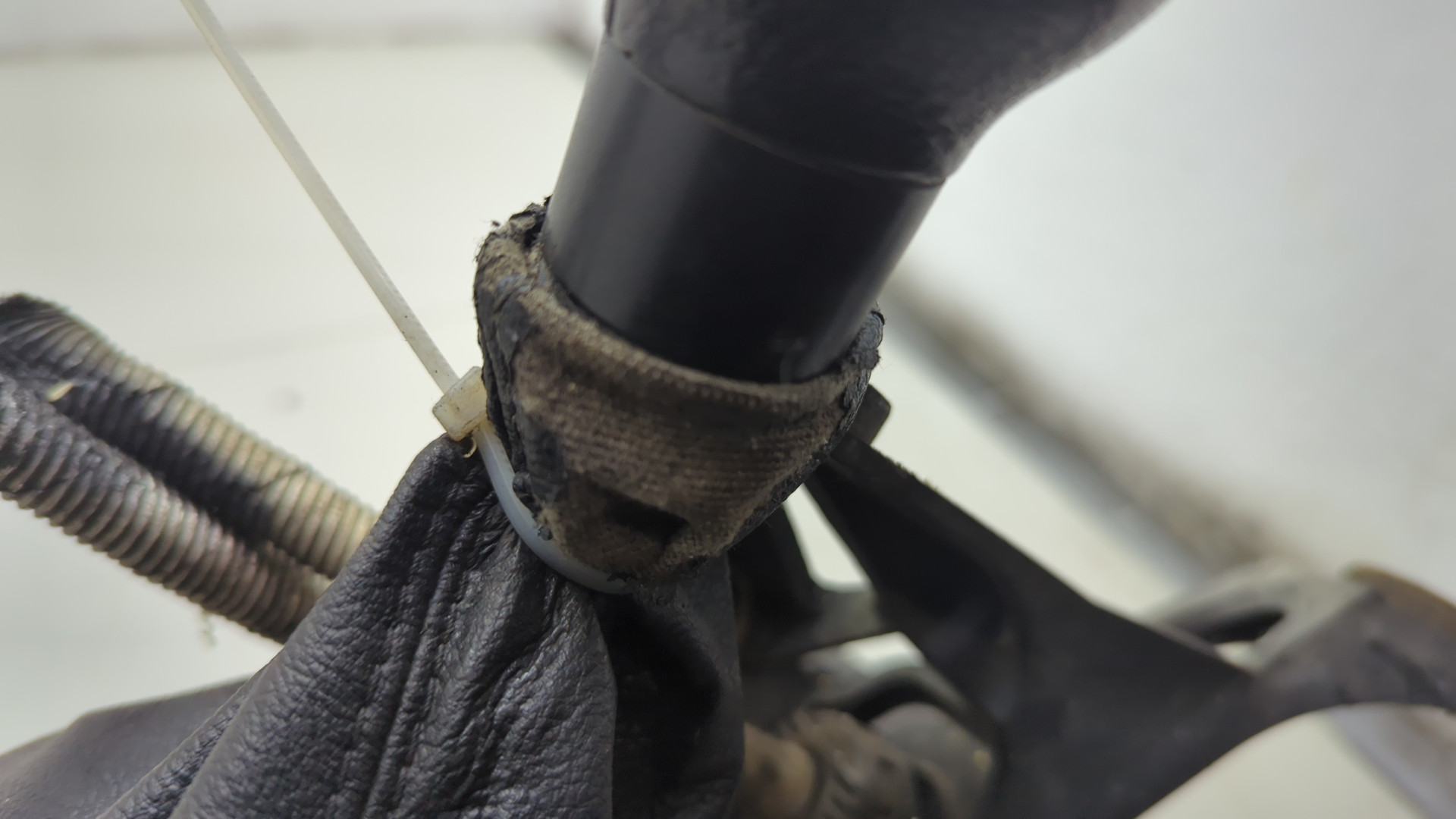 Кулиса МКПП / АКПП