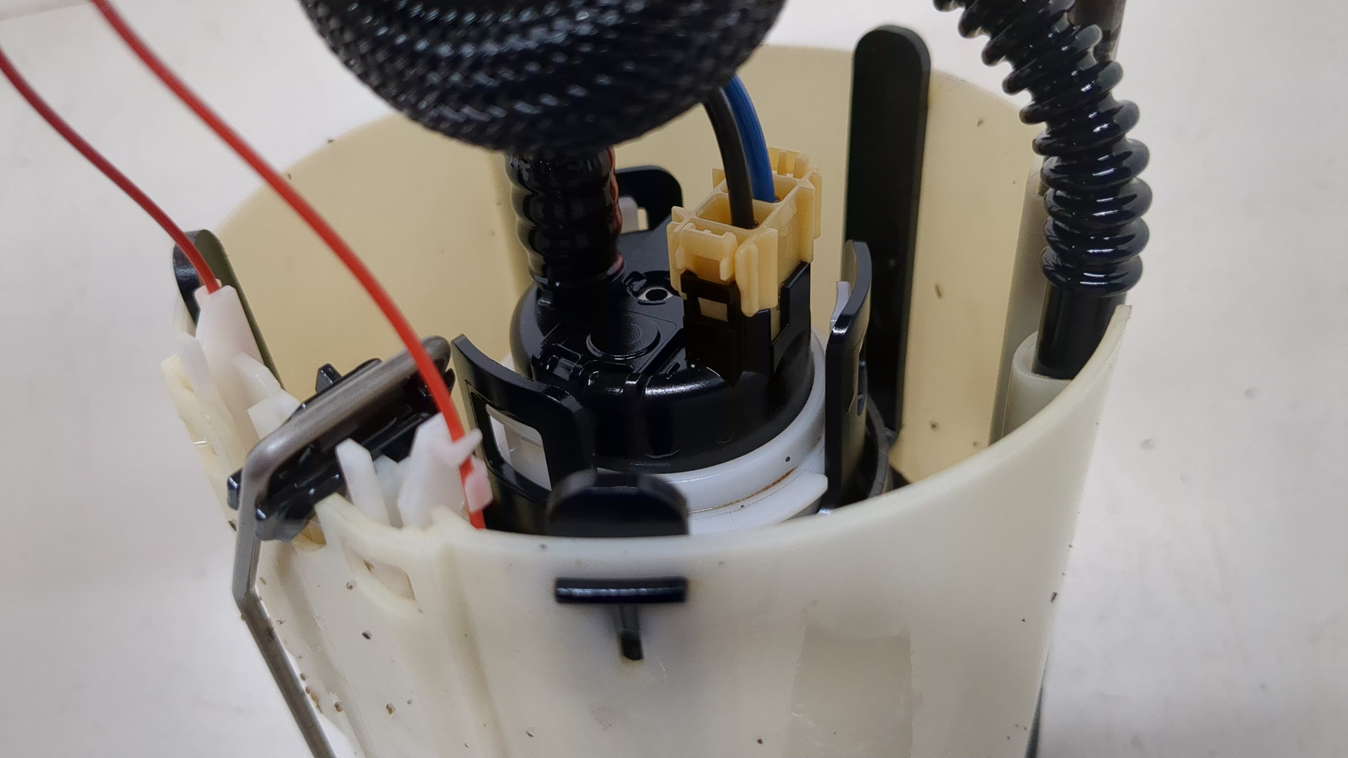 Насос топливный электрический