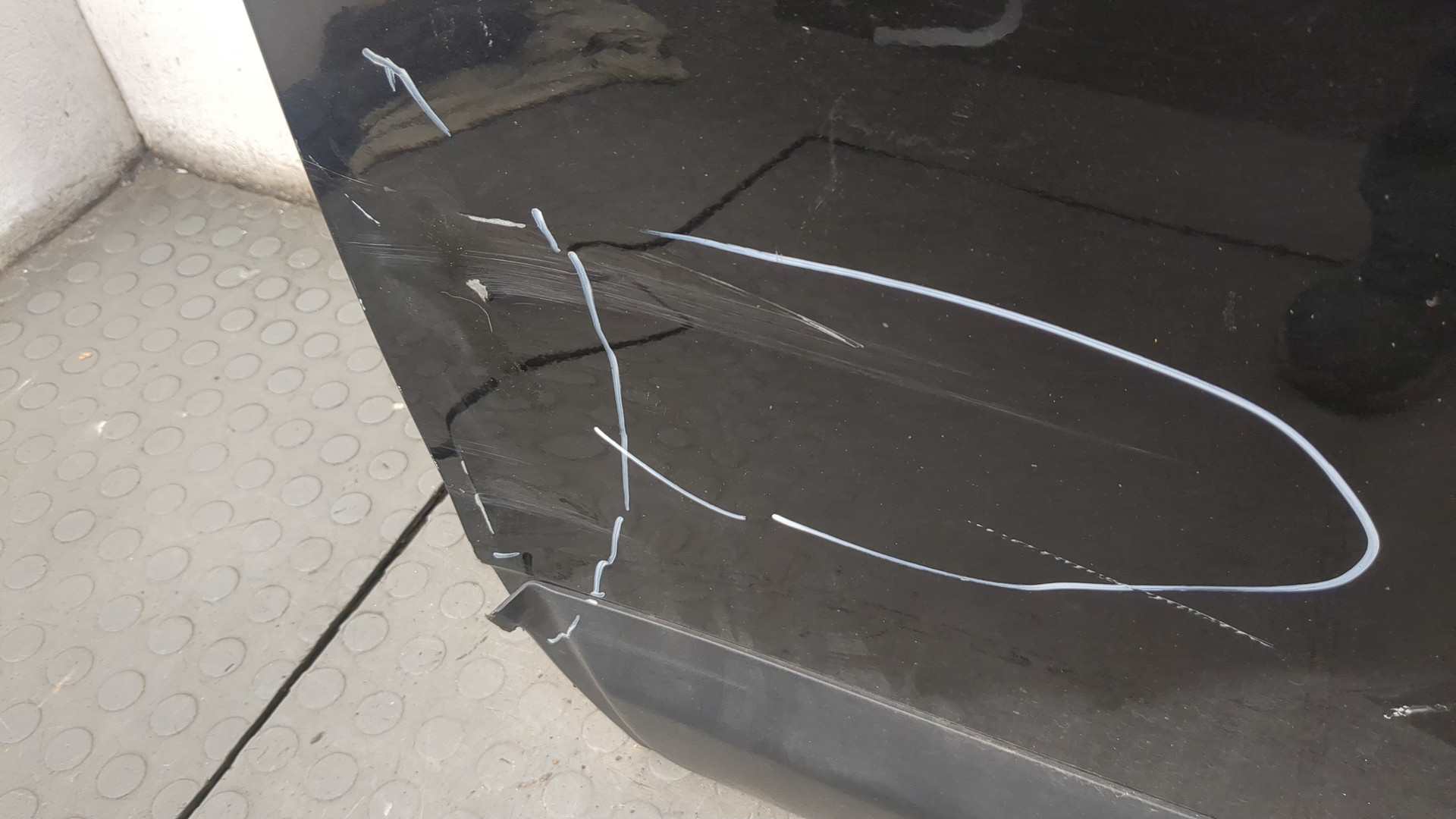 Дверь передняя левая