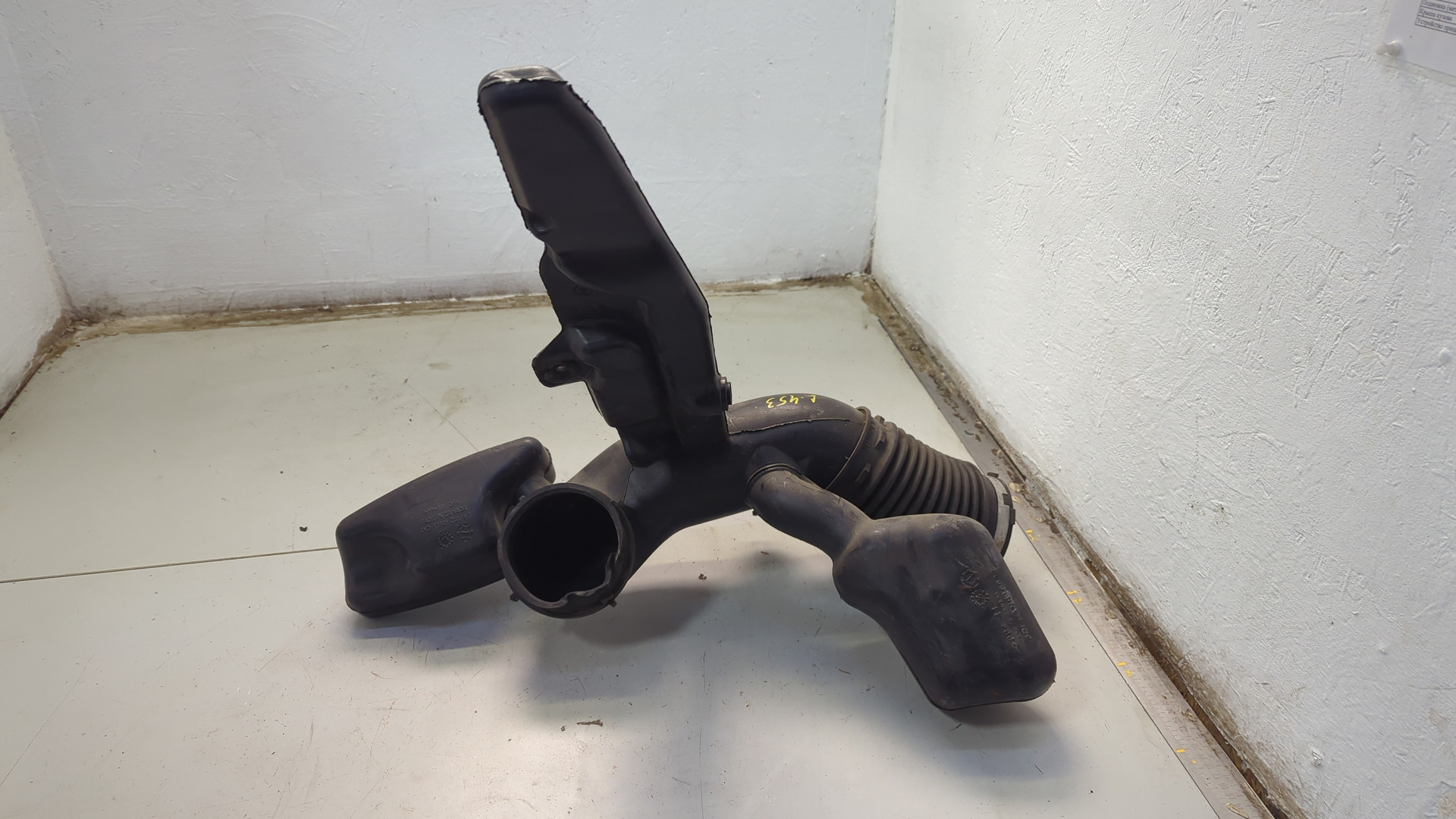 Патрубок воздушного фильтра