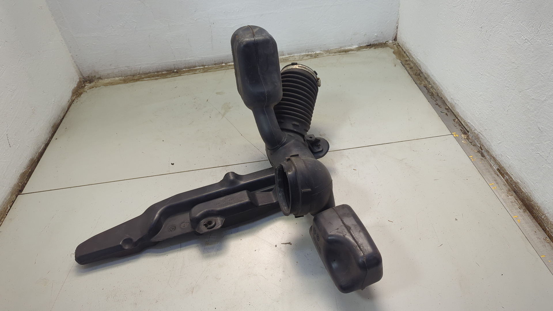 Патрубок воздушного фильтра