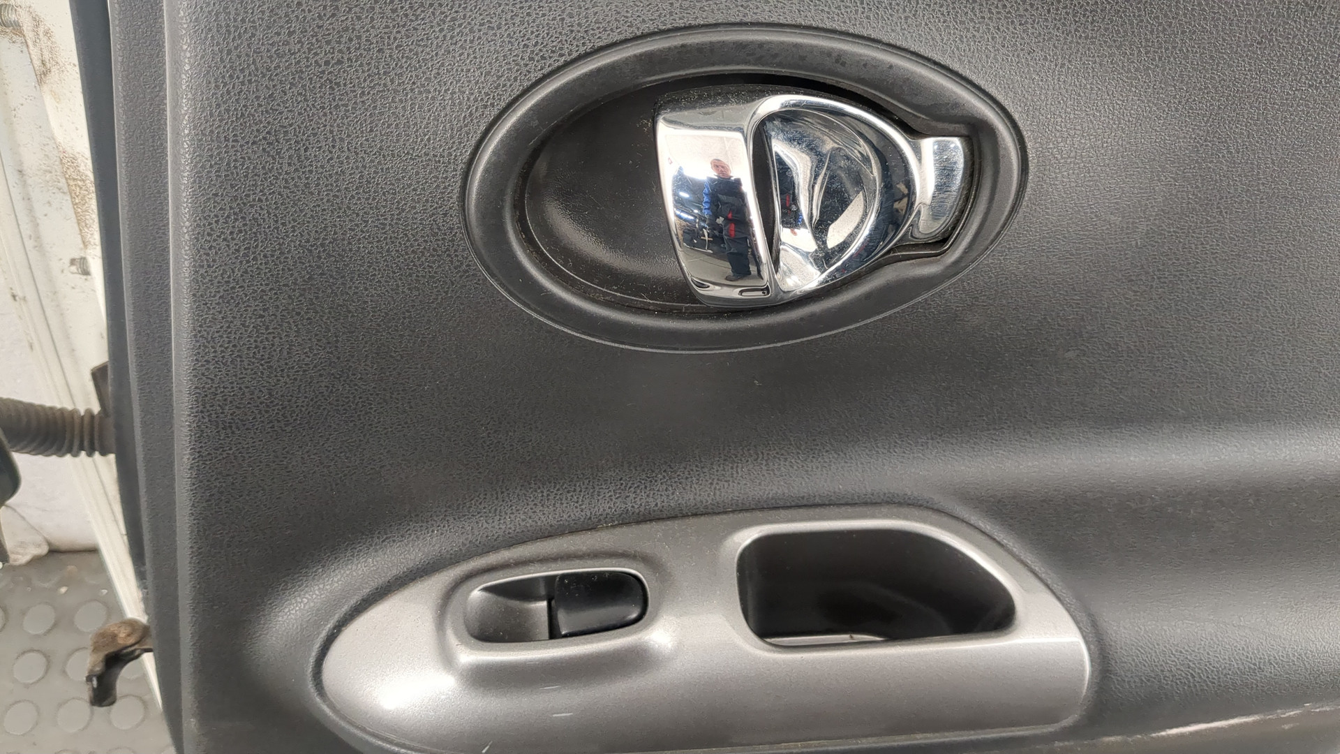 Дверь задняя правая