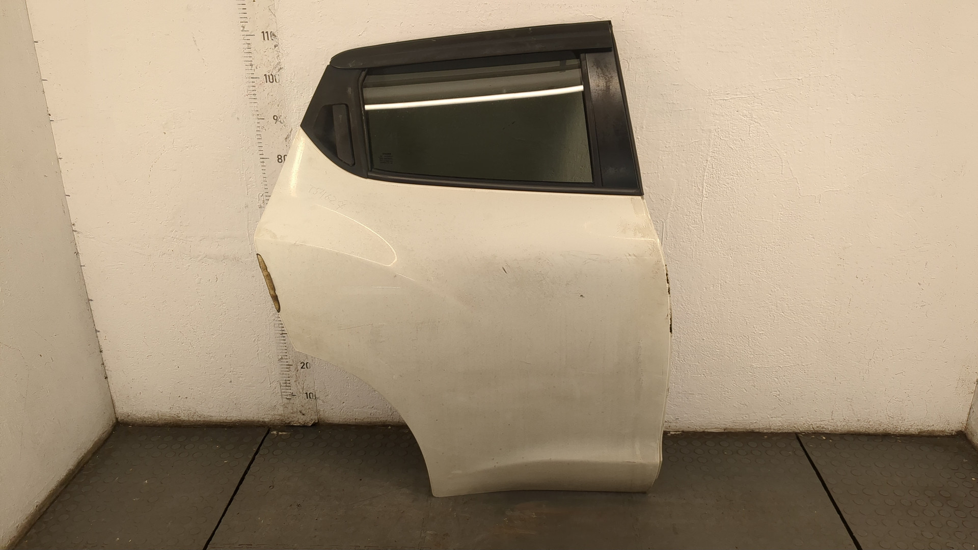 Дверь задняя правая