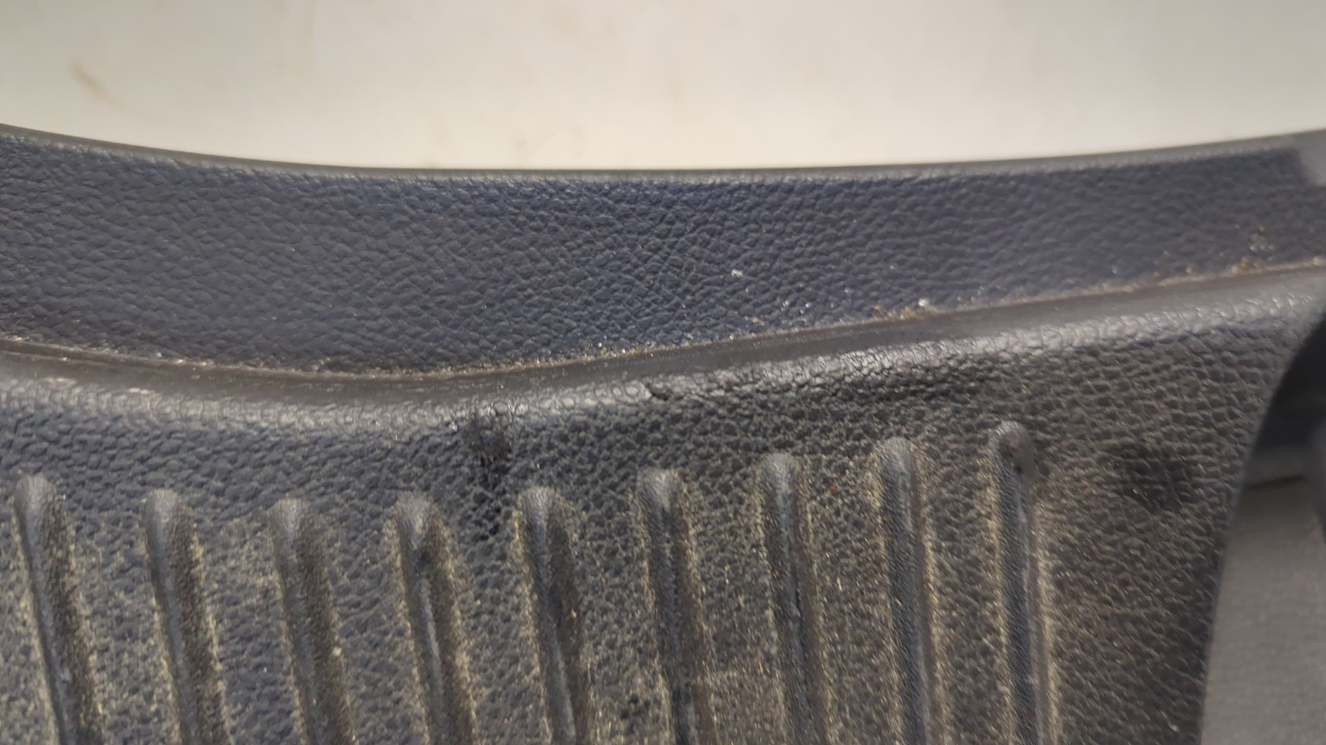 Обшивка багажника