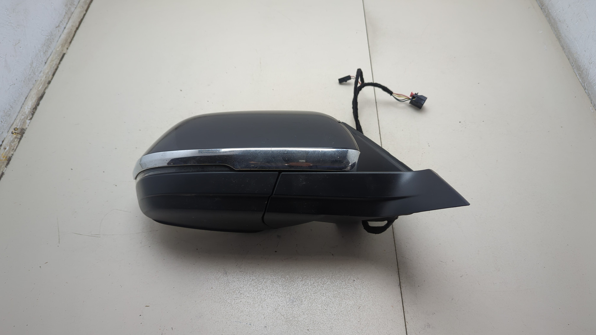 Зеркало правое электрическое