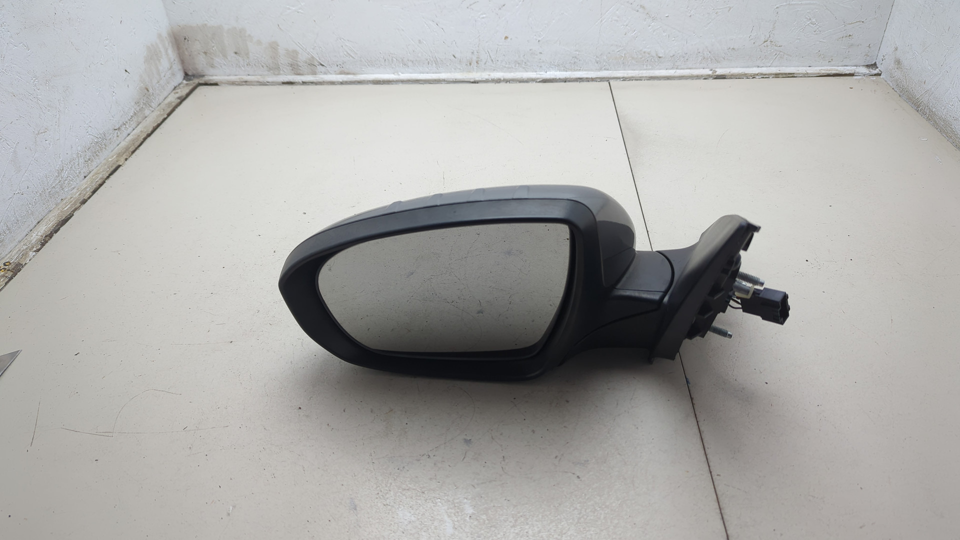 Зеркало левое электрическое