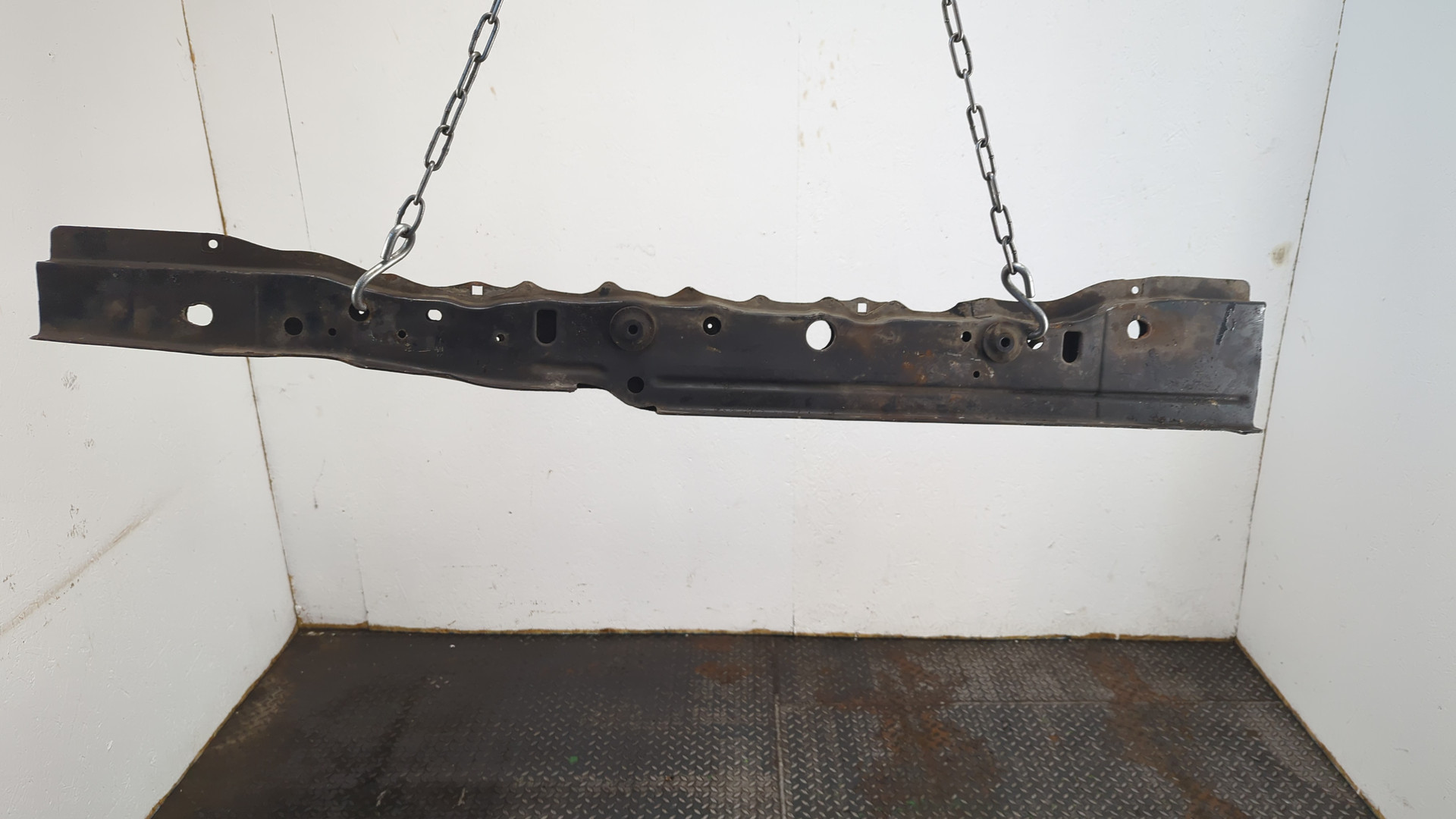 Балка подрадиаторная