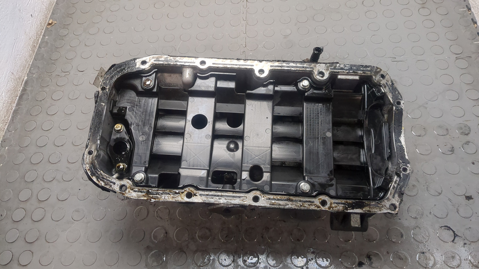 Поддон масляный двигателя (картер)