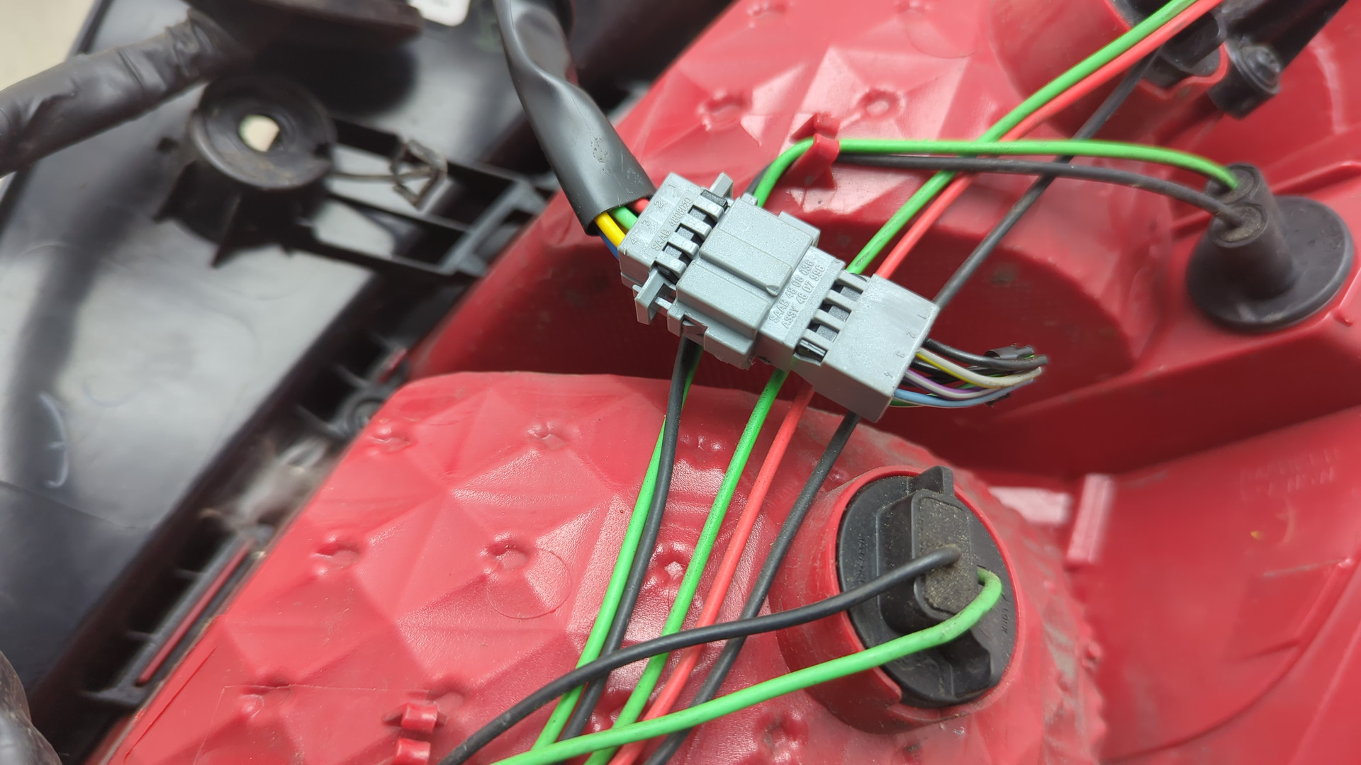 Фонарь задний левый