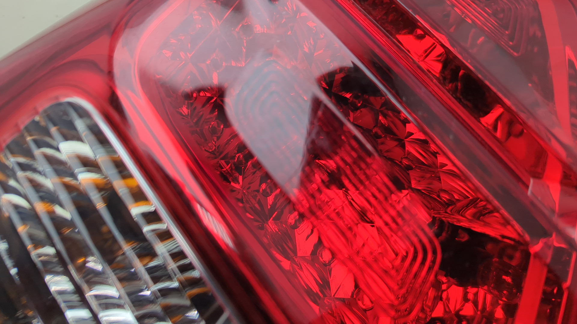 Фонарь задний левый