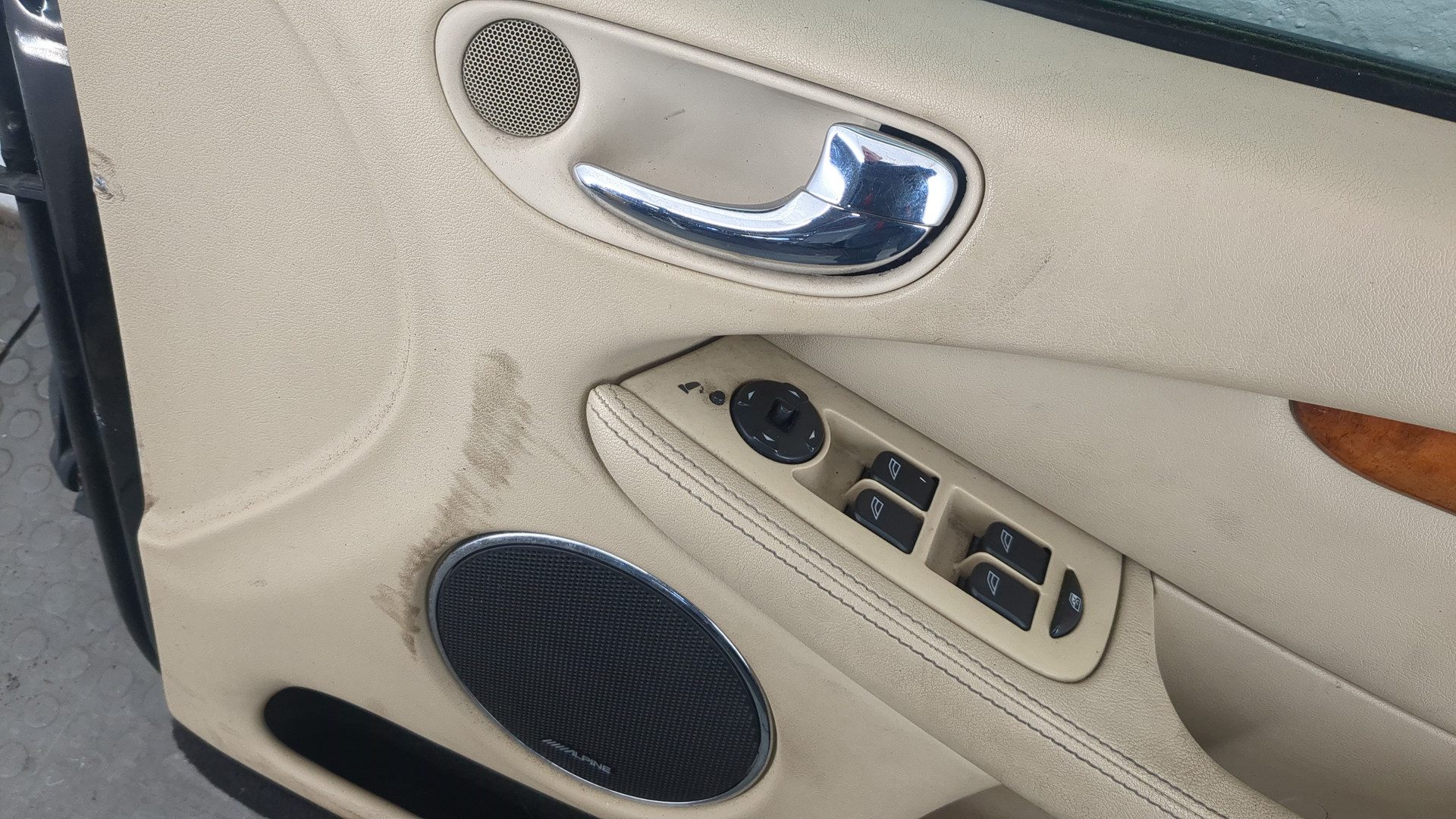 Дверь передняя правая