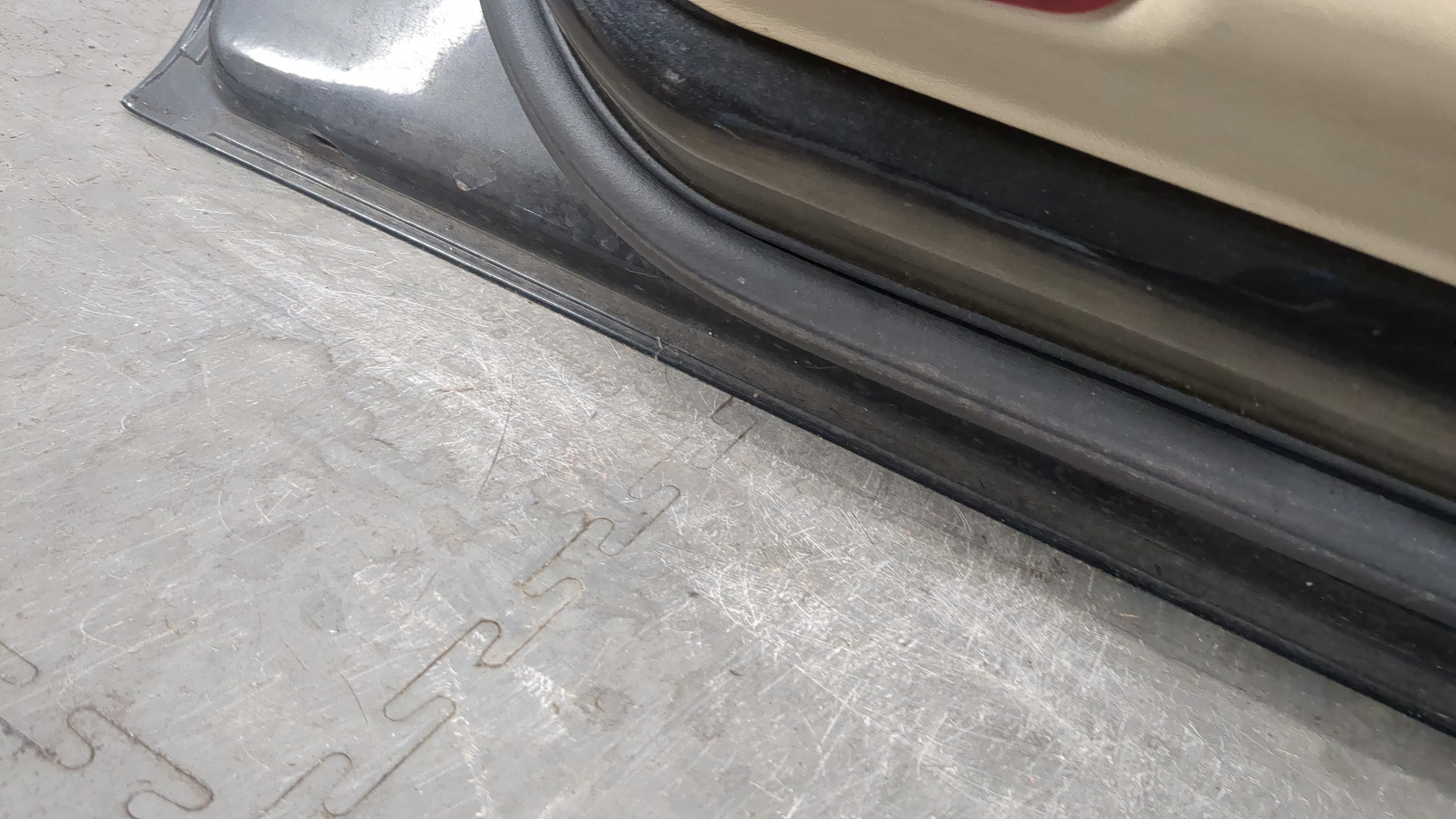 Дверь передняя левая