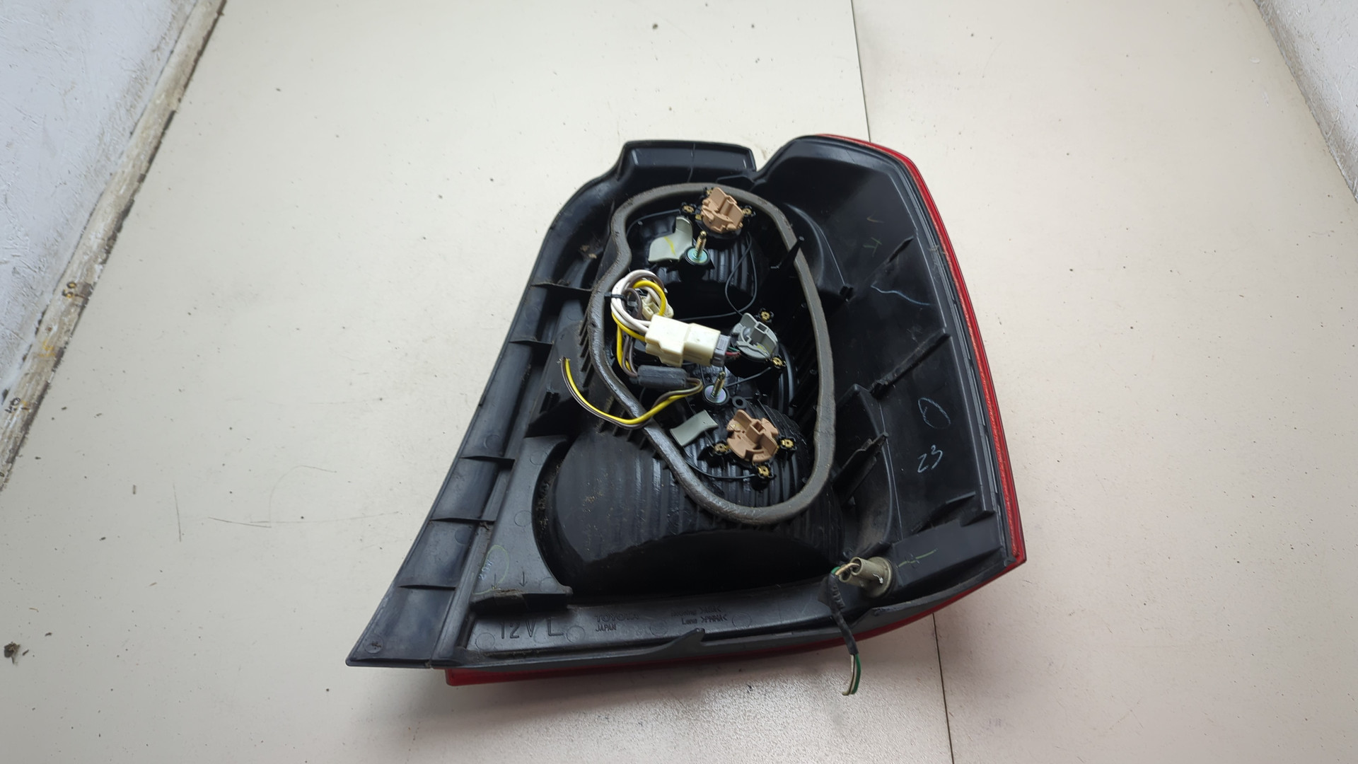 Фонарь задний левый