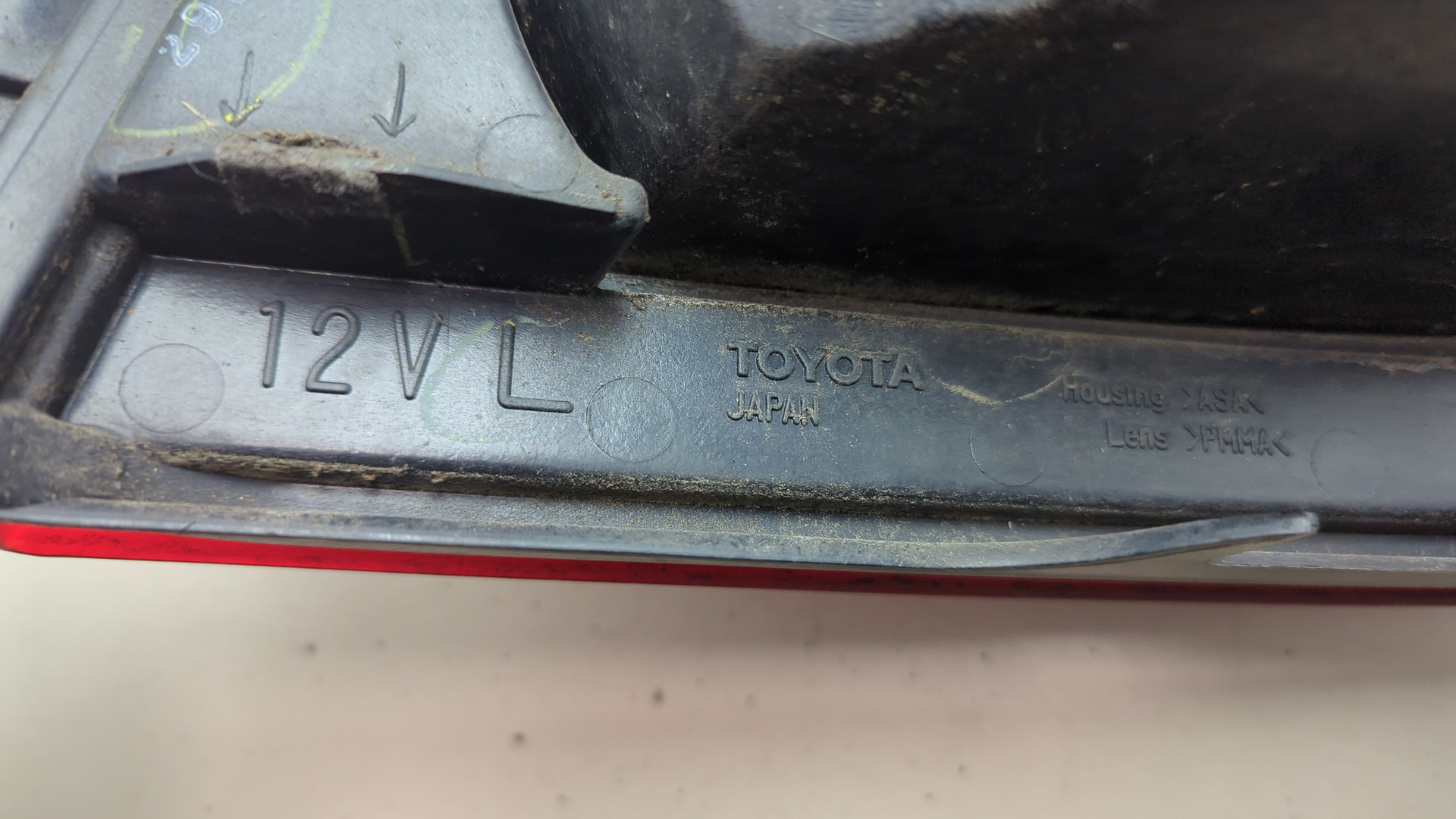 Фонарь задний левый