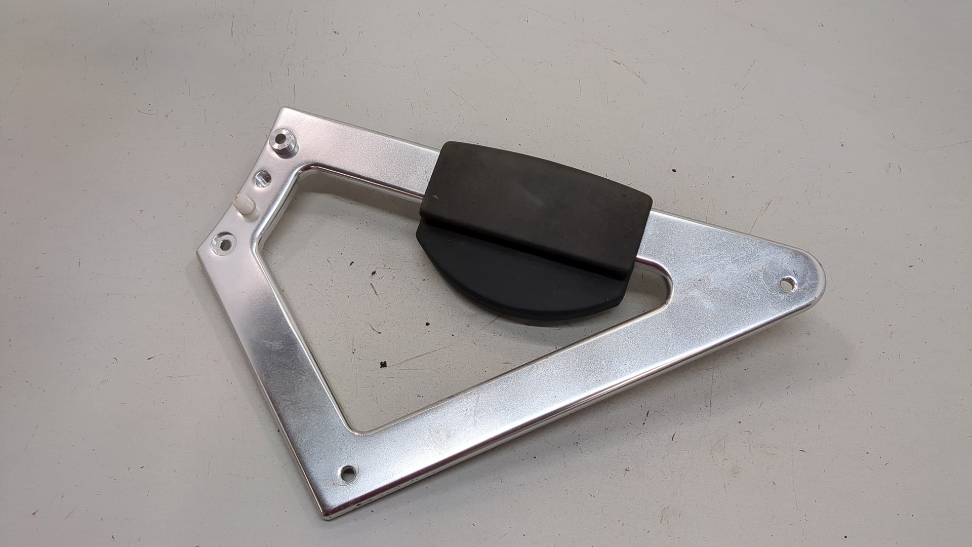 Кронштейн (сопут. товар)