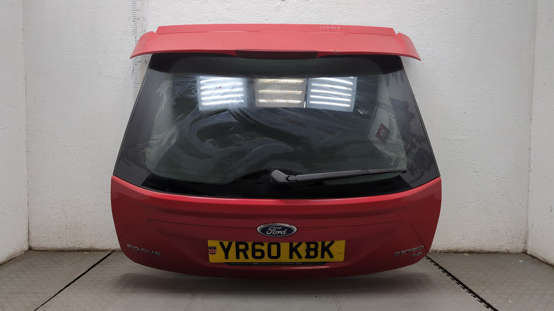 Дверь багажника