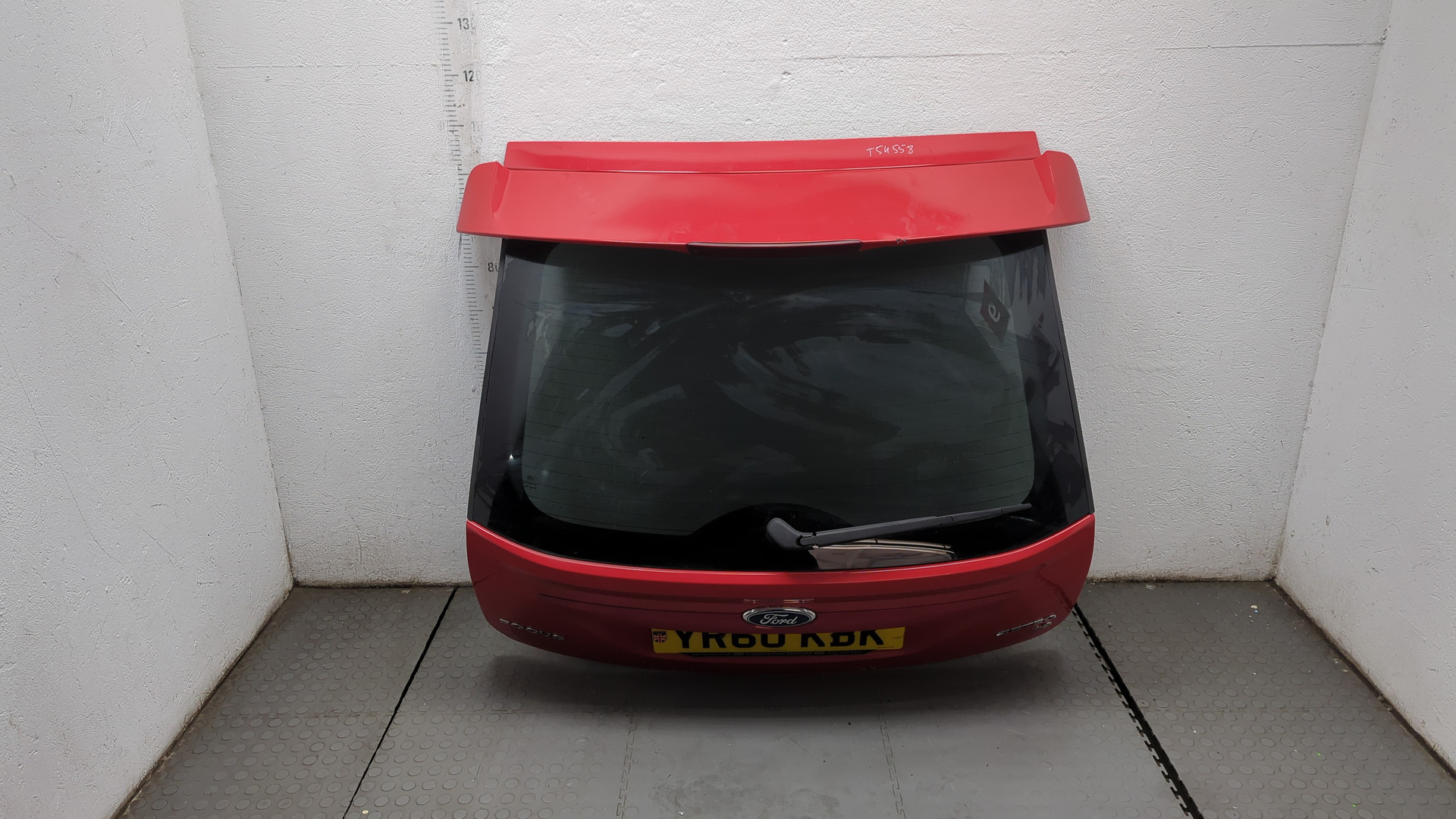 Дверь багажника