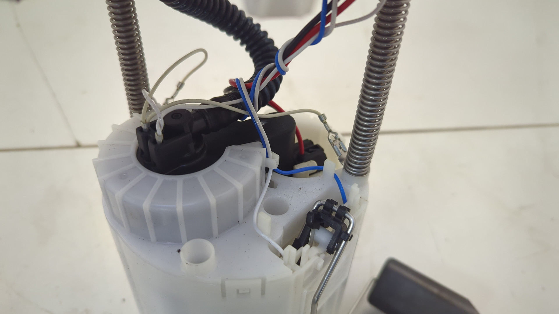 Насос топливный электрический