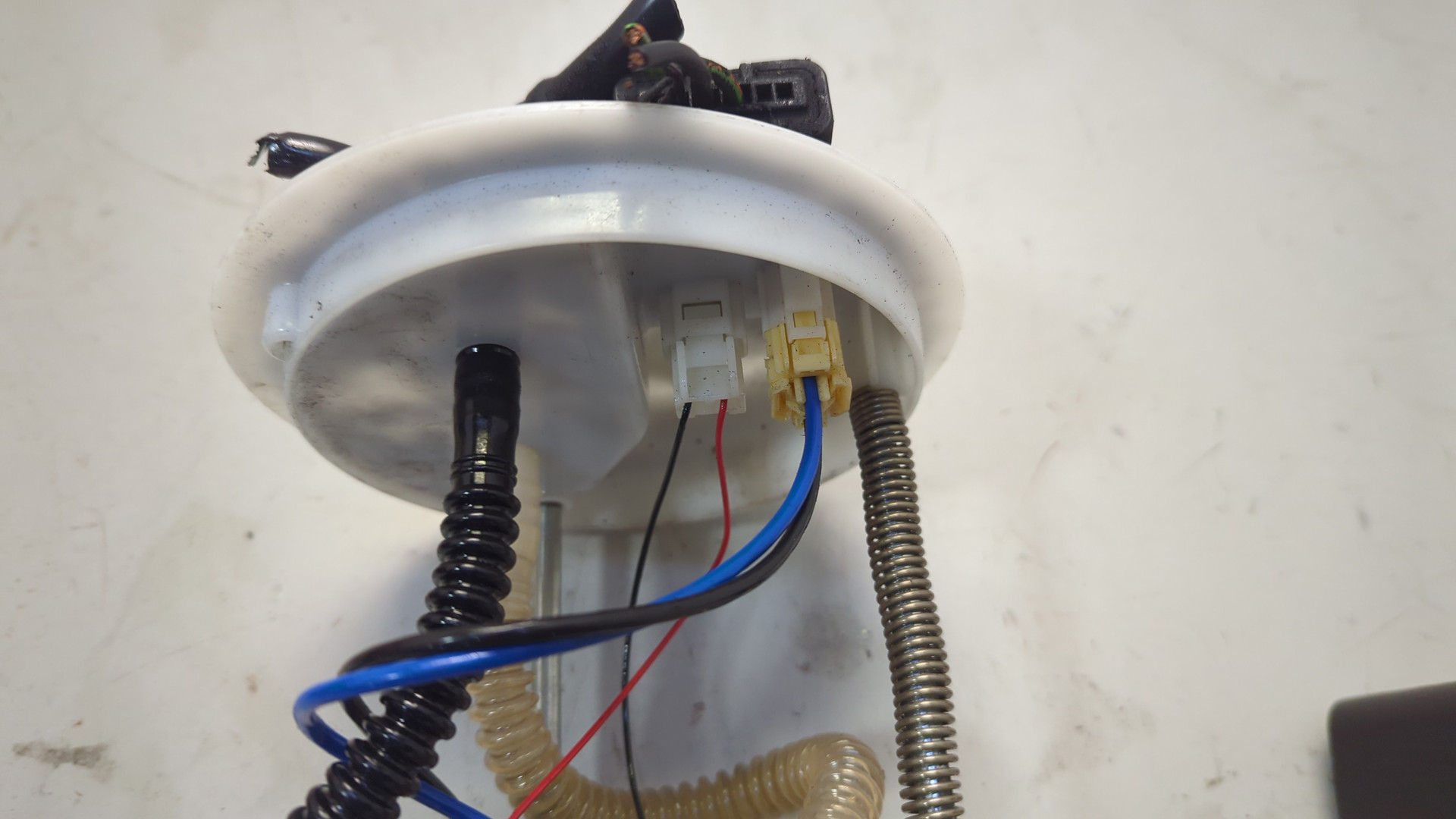 Насос топливный электрический