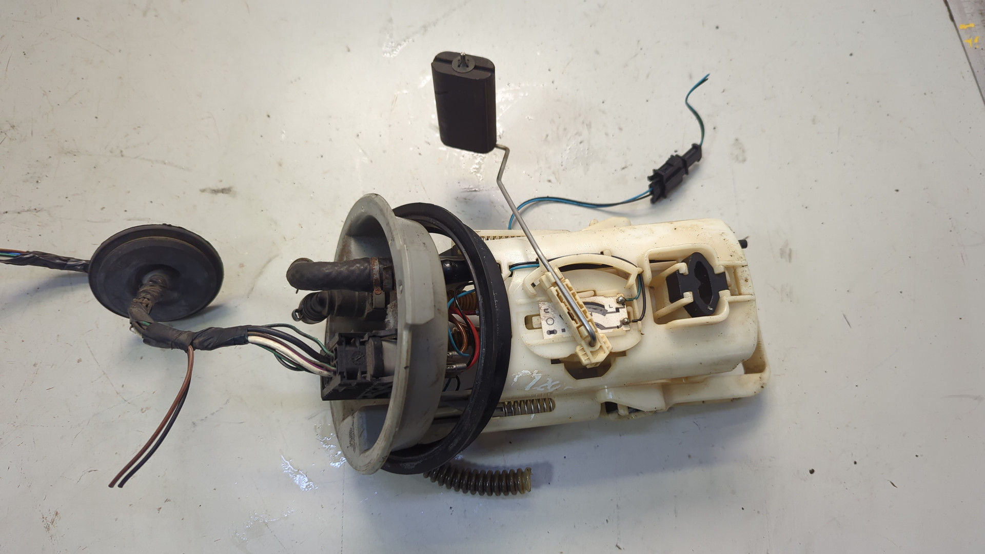 Насос топливный электрический