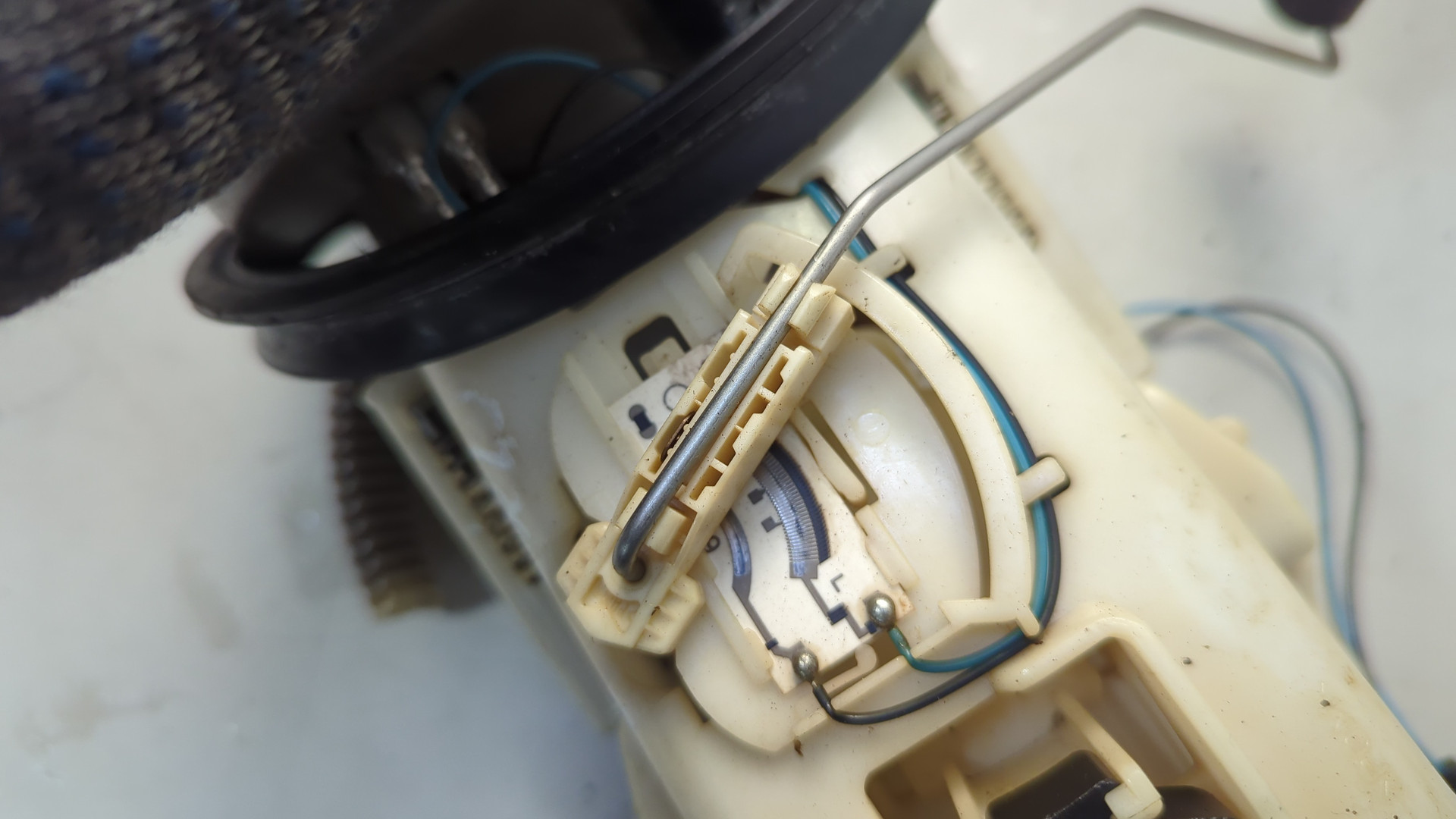 Насос топливный электрический