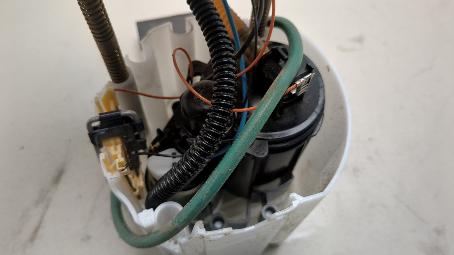 Насос топливный электрический