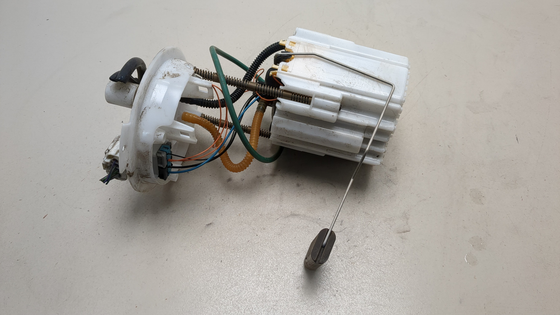 Насос топливный электрический