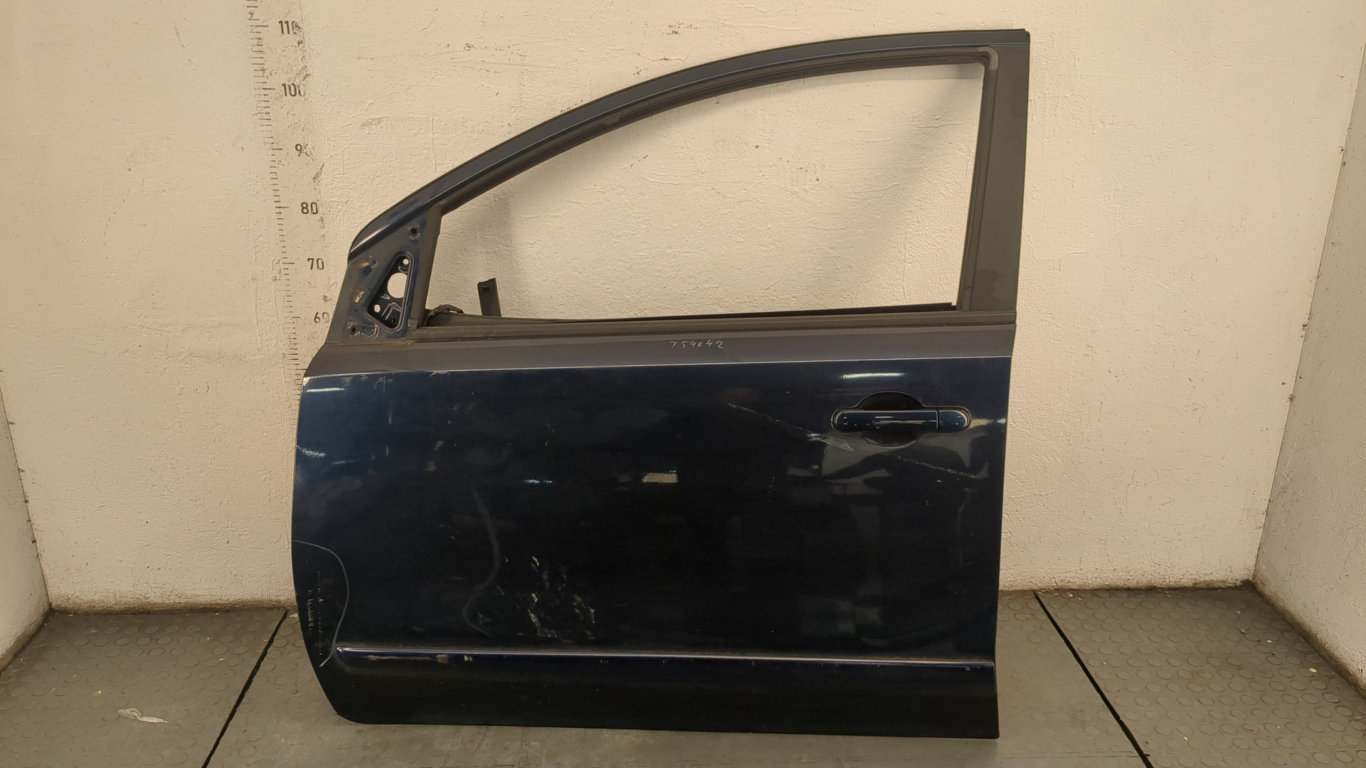 Дверь передняя левая