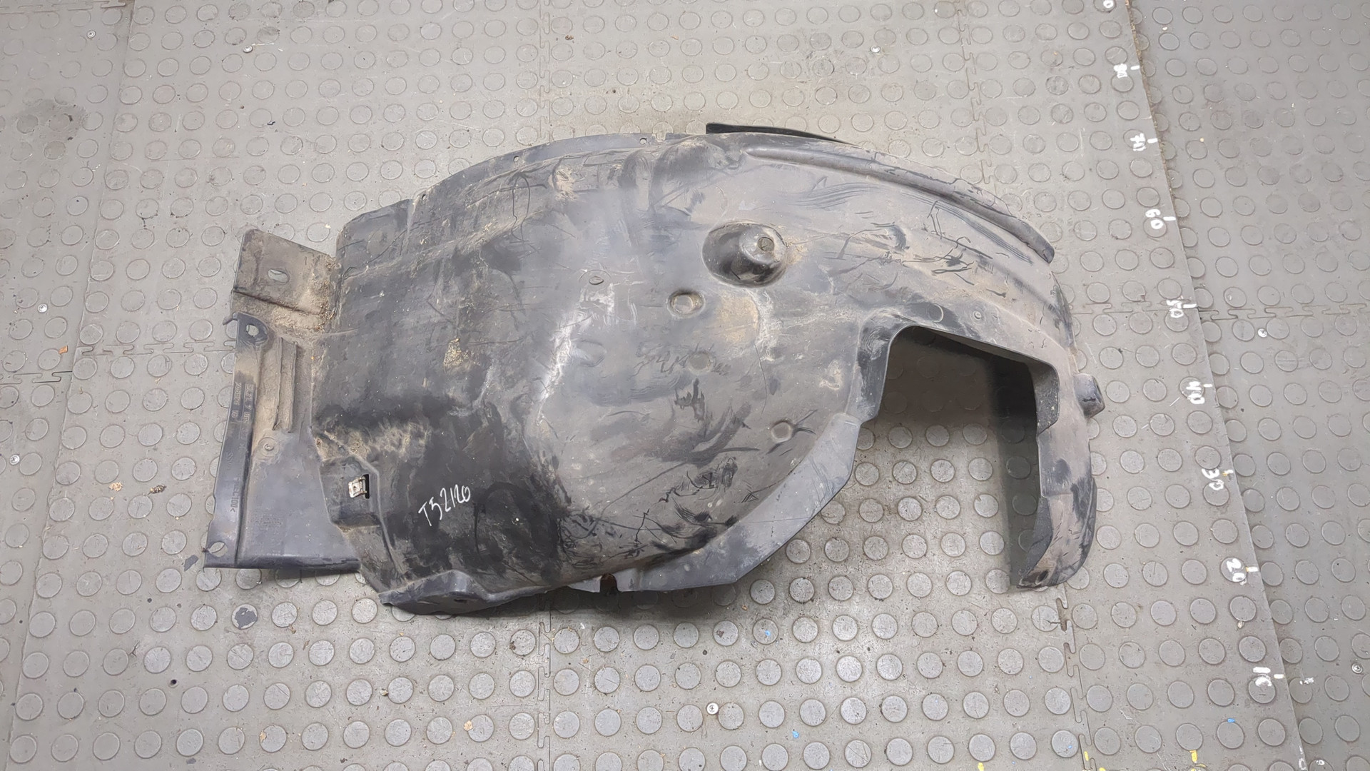 Локер передний левый