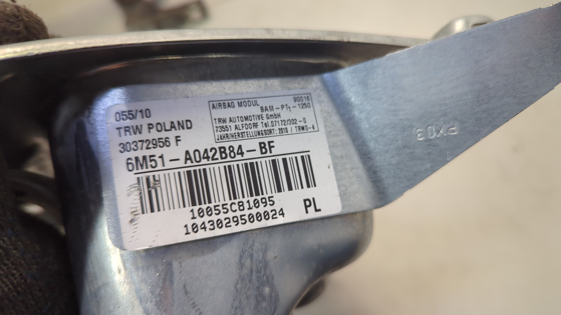 Подушка безопасности пассажирская (в торпедо)