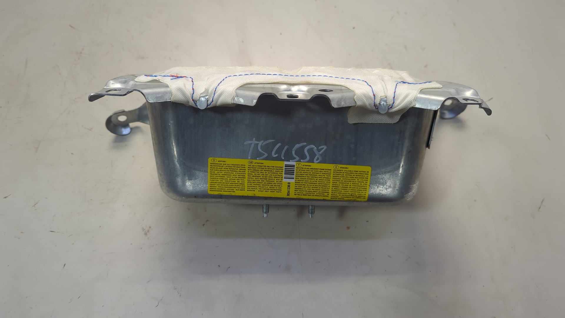 Подушка безопасности пассажирская (в торпедо)