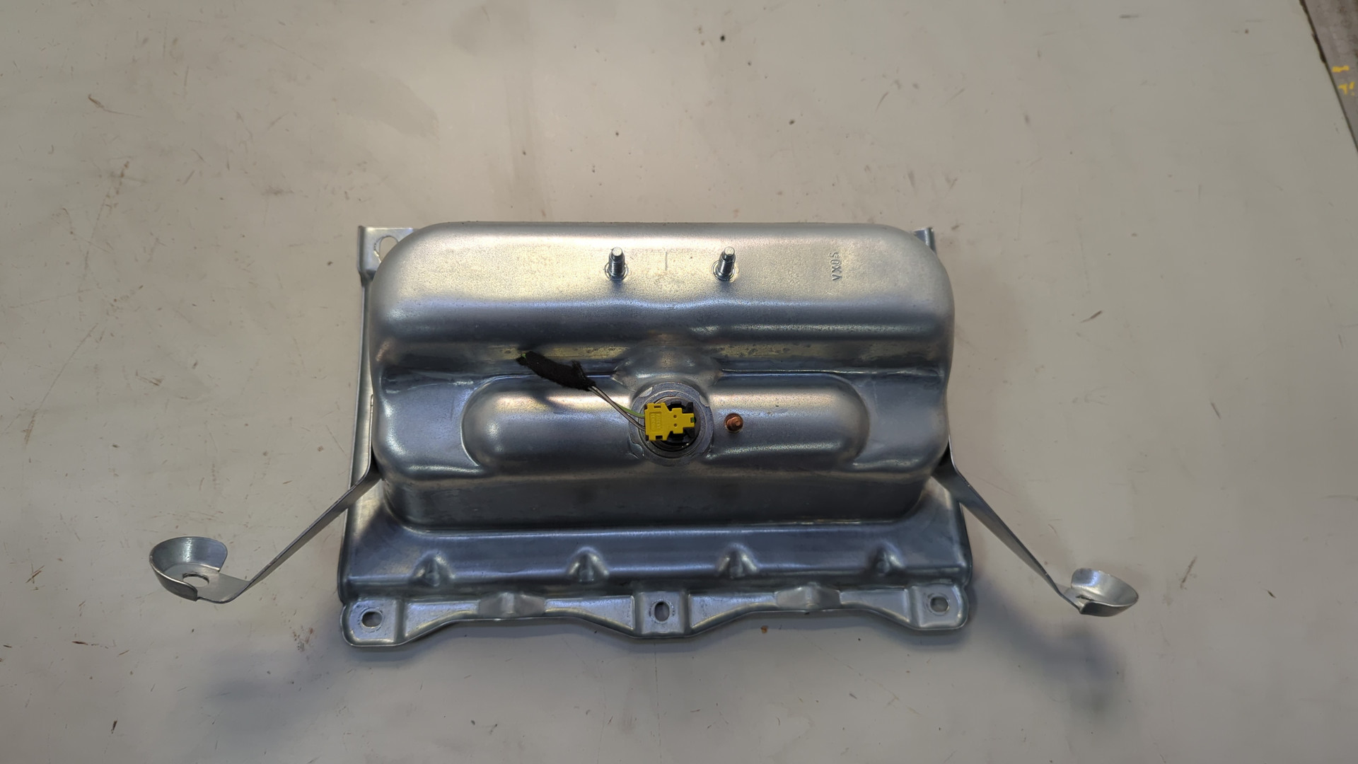 Подушка безопасности пассажирская (в торпедо)