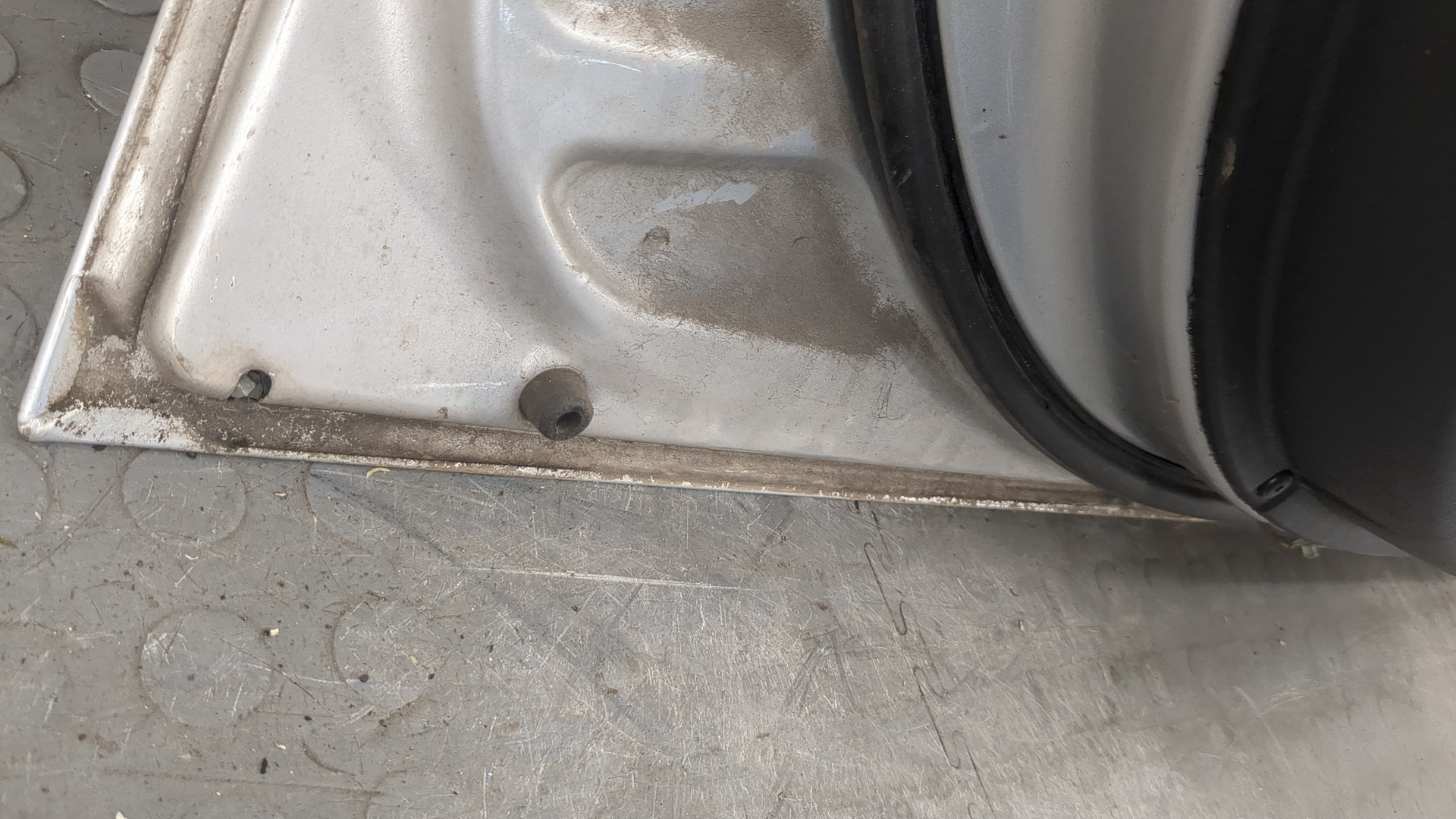 Дверь передняя левая