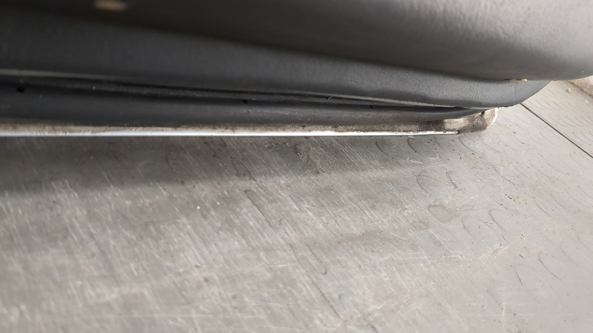 Дверь передняя левая