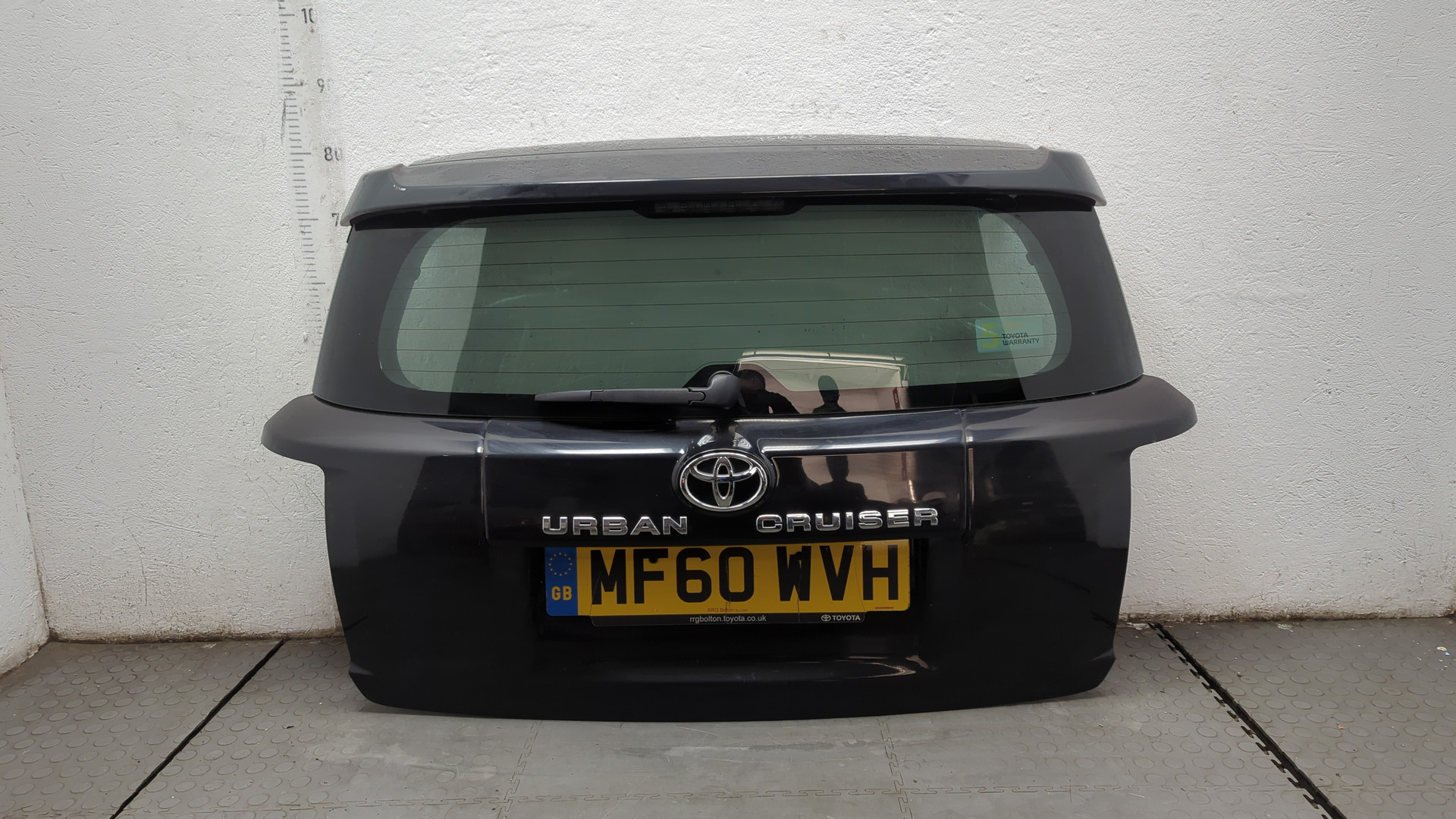 Дверь багажника