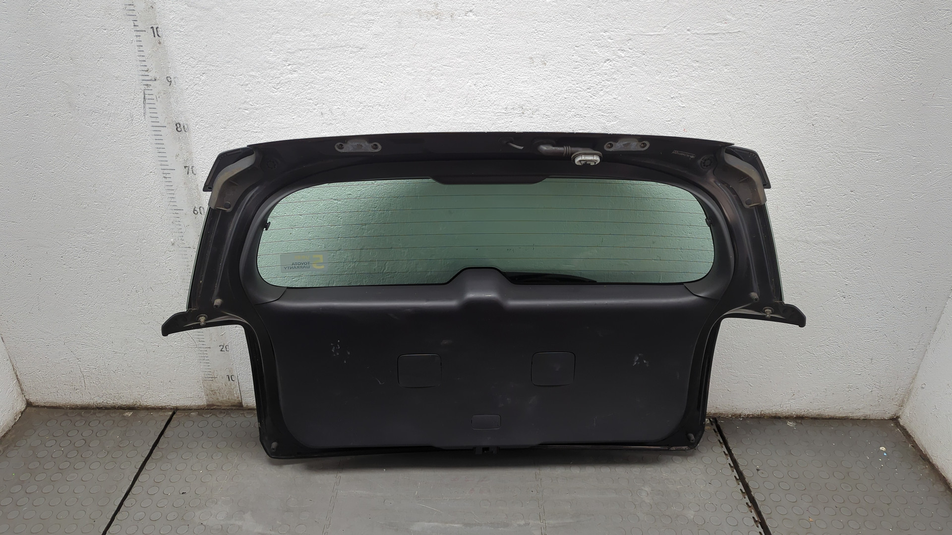 Дверь багажника