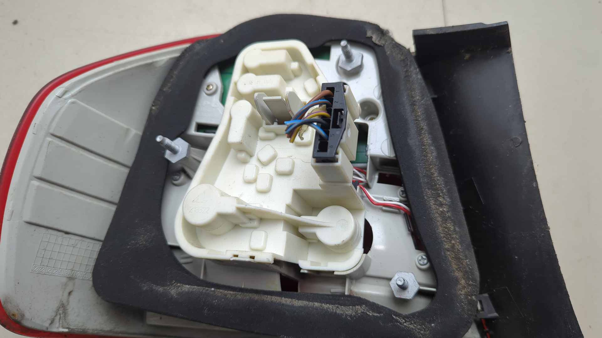 Фонарь задний правый