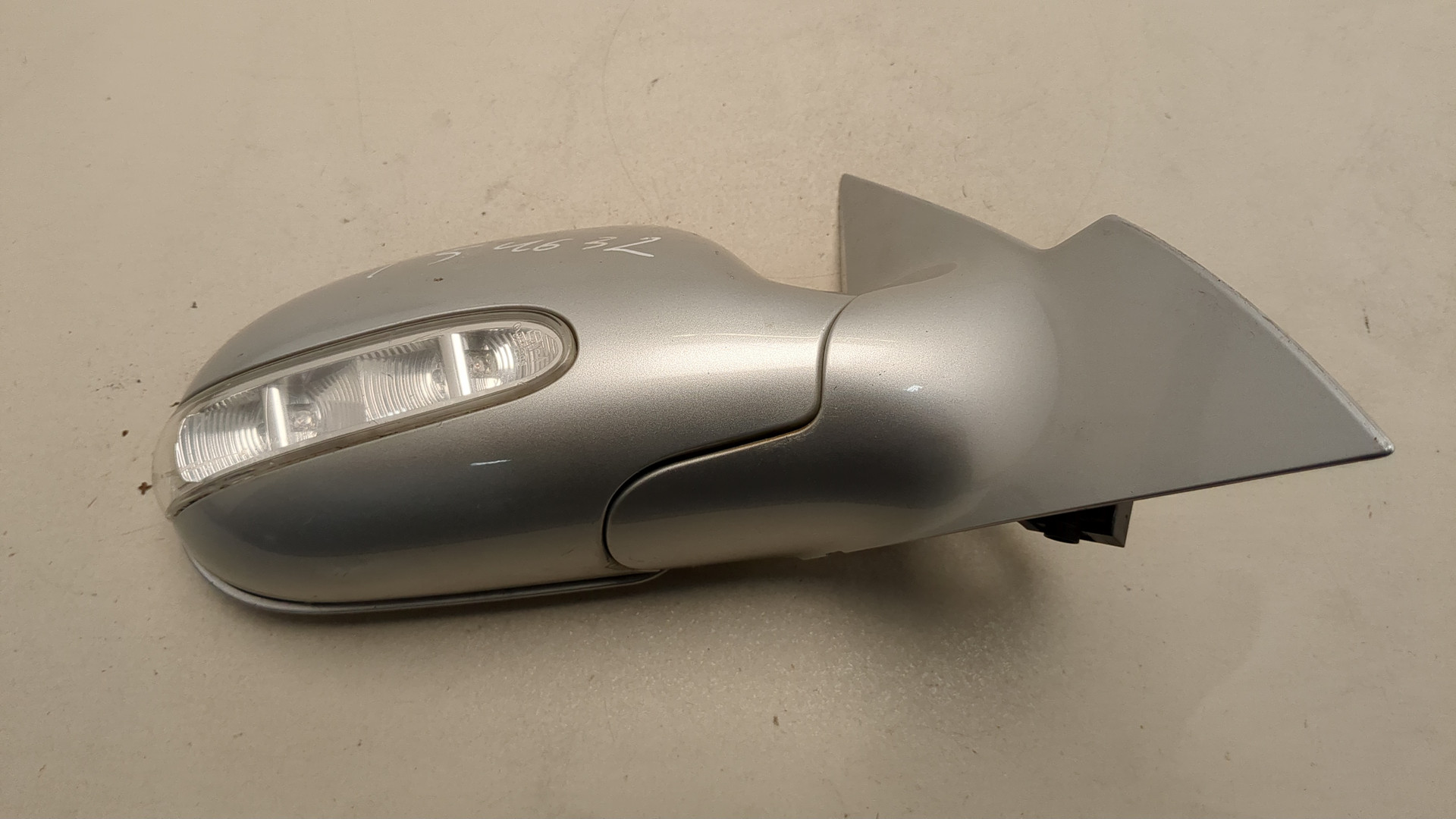 Зеркало правое электрическое