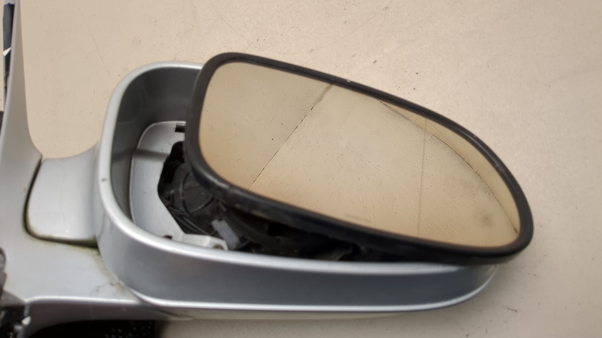 Зеркало правое электрическое