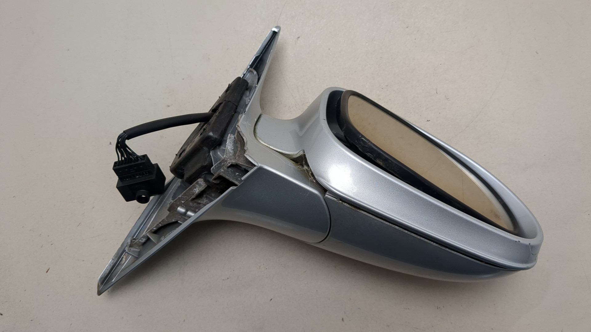 Зеркало правое электрическое