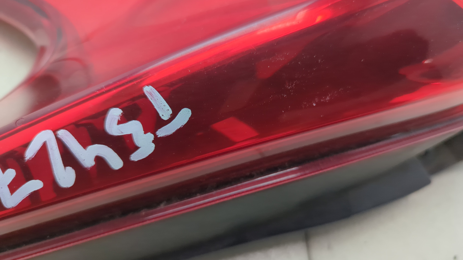 Фонарь задний правый