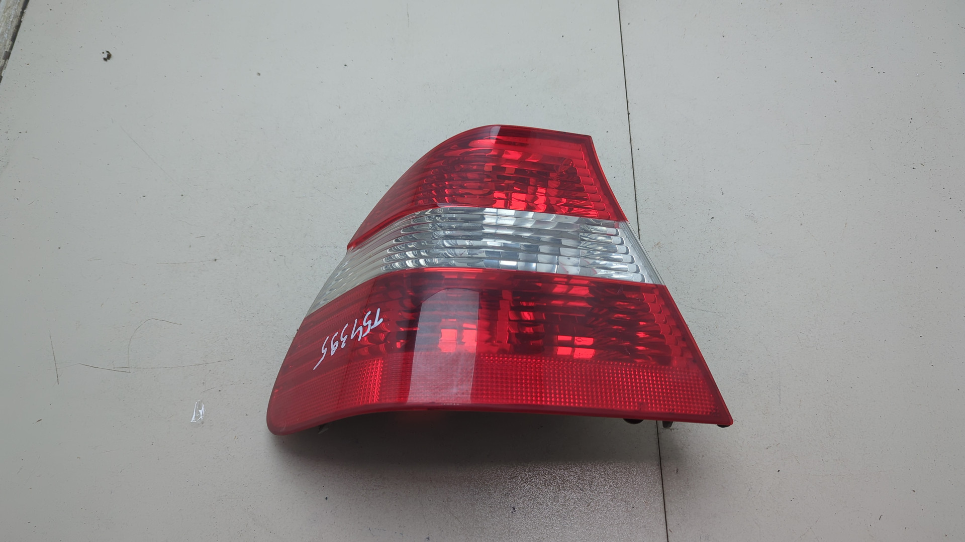 Фонарь задний левый