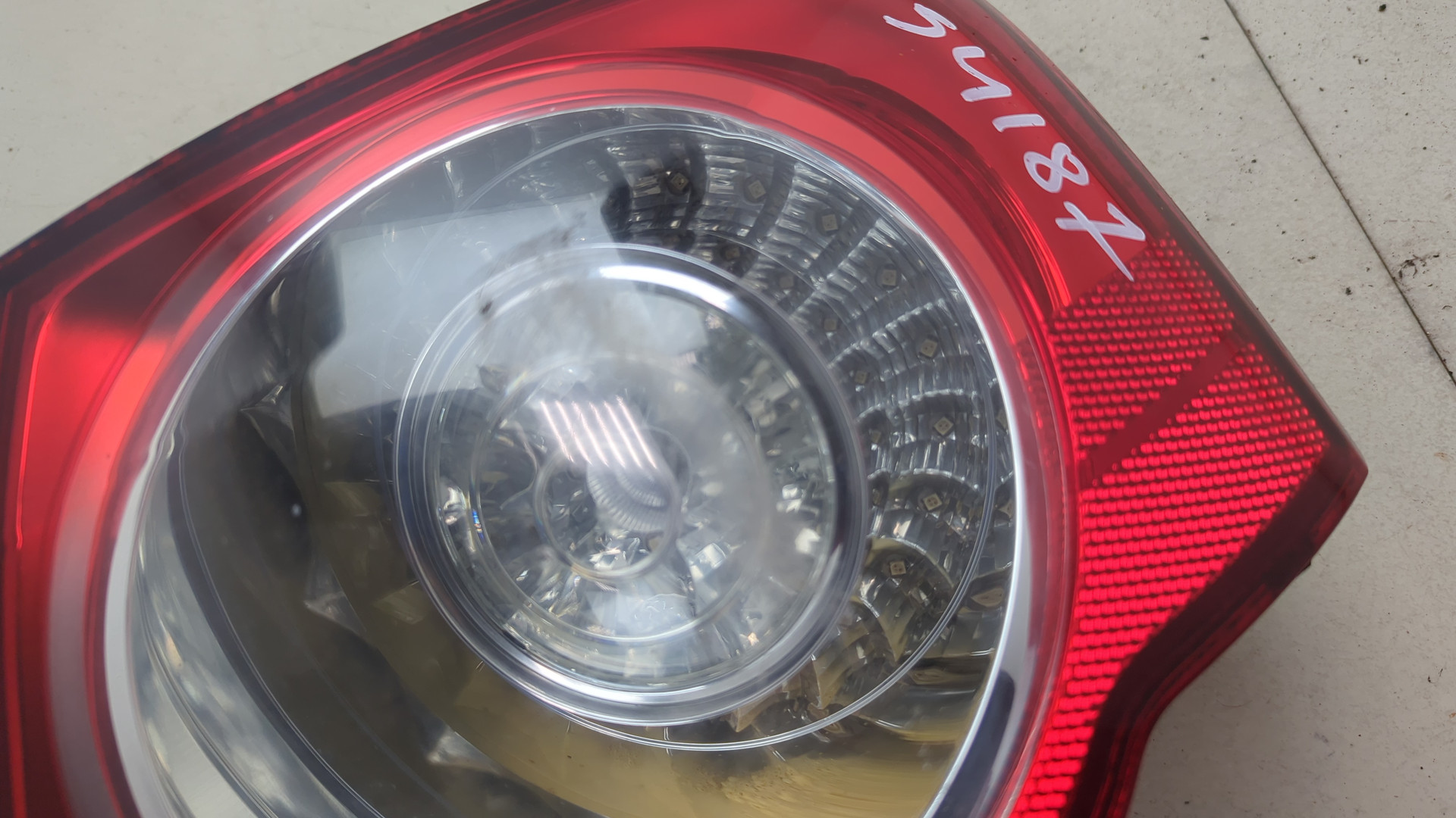 Фонарь задний правый