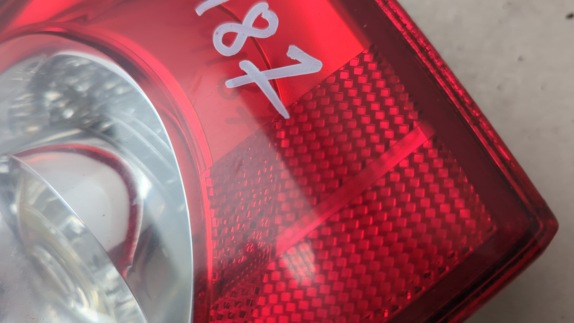 Фонарь задний правый