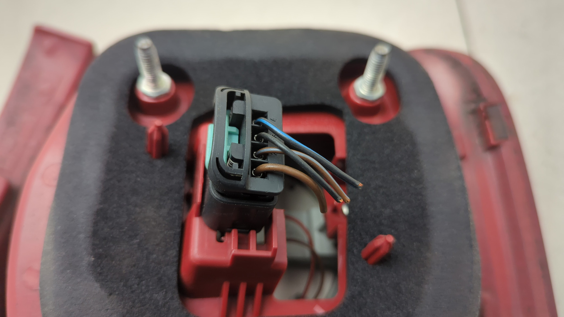 Фонарь задний левый